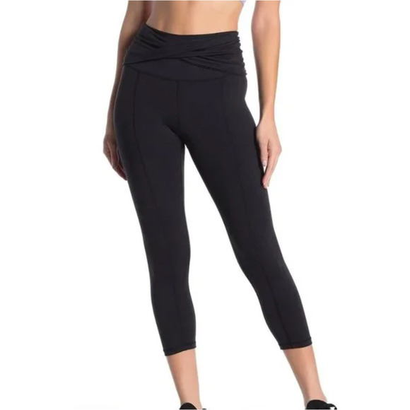 Free People Hang Ten Crop Leggings size Med - Picture 2 of 12